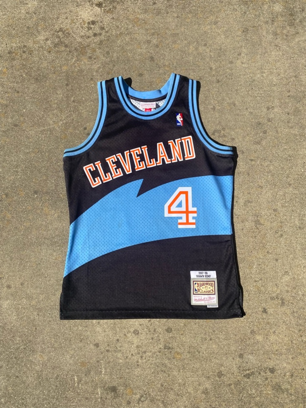 Mitchell & Ness 1997-98 Shawn Kemp Cleveland Cavaliers Swingman Jersey #4